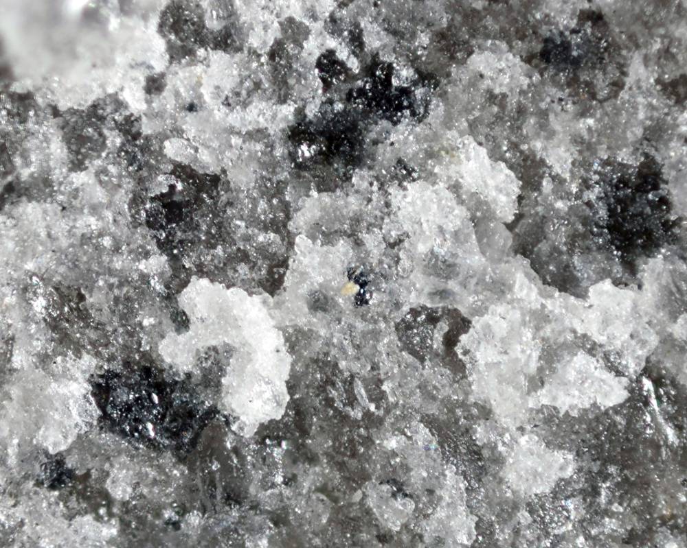 Montdorite