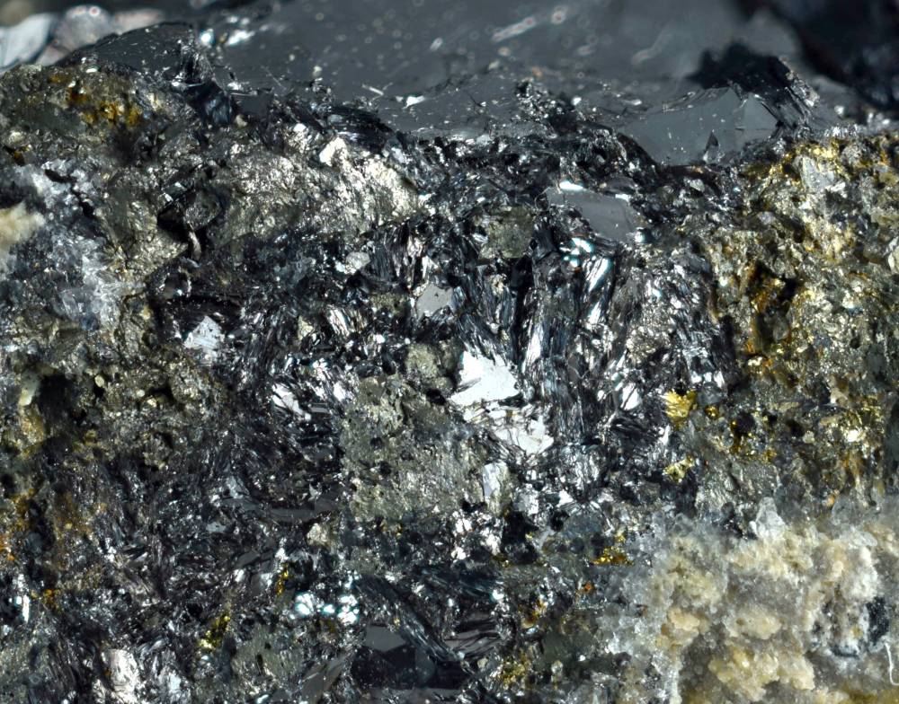 Ikunolite