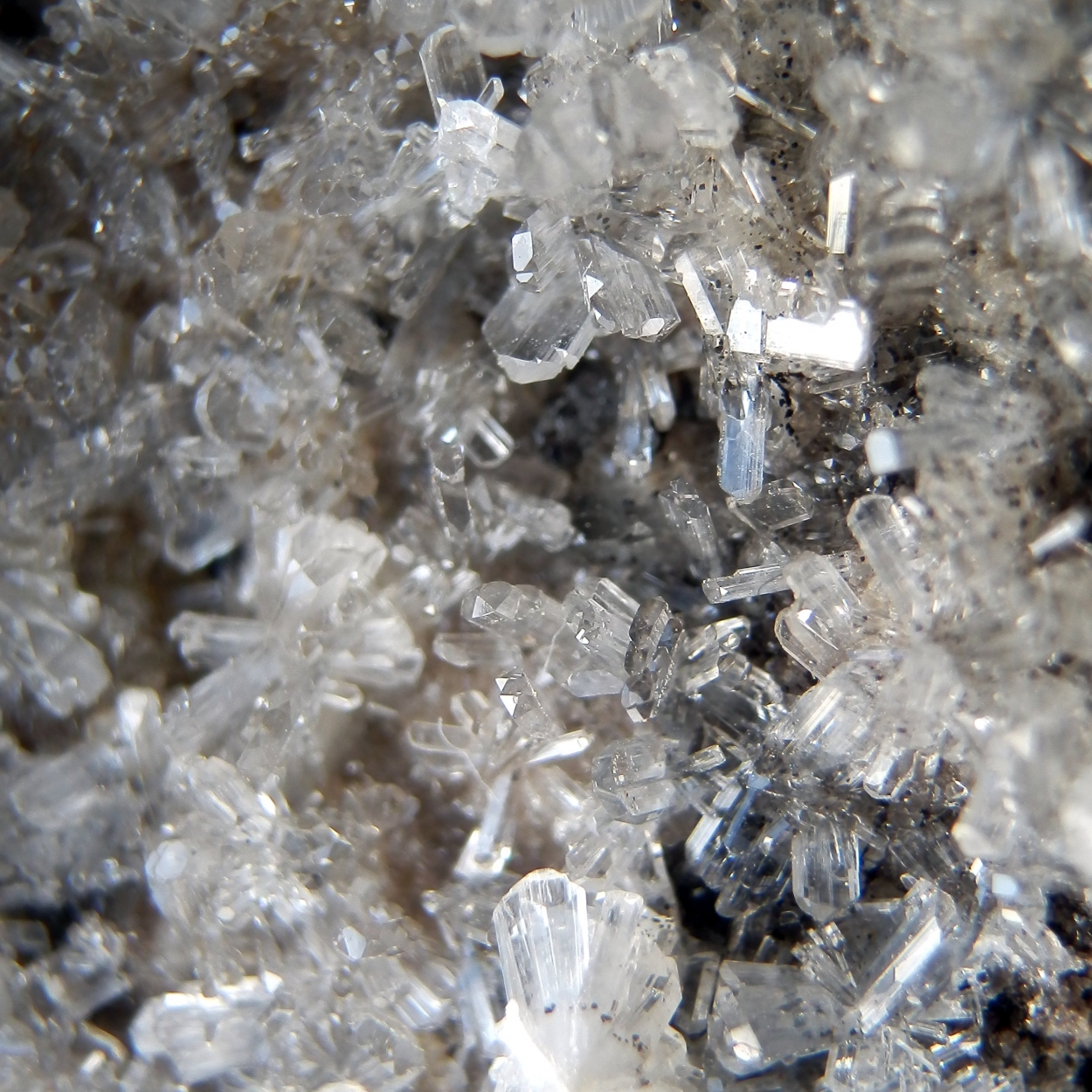 Hemimorphite & Cerussite