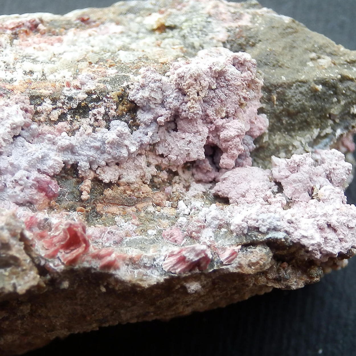 Erythrite