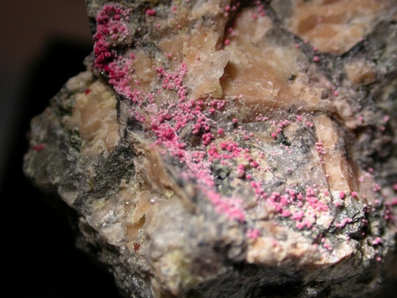 Erythrite