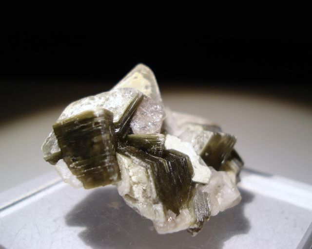 Fluorapatite With Adularia On Muscovite