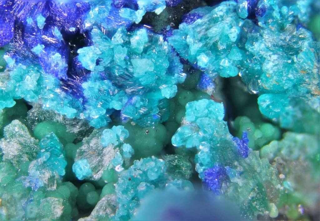 Tangdanite