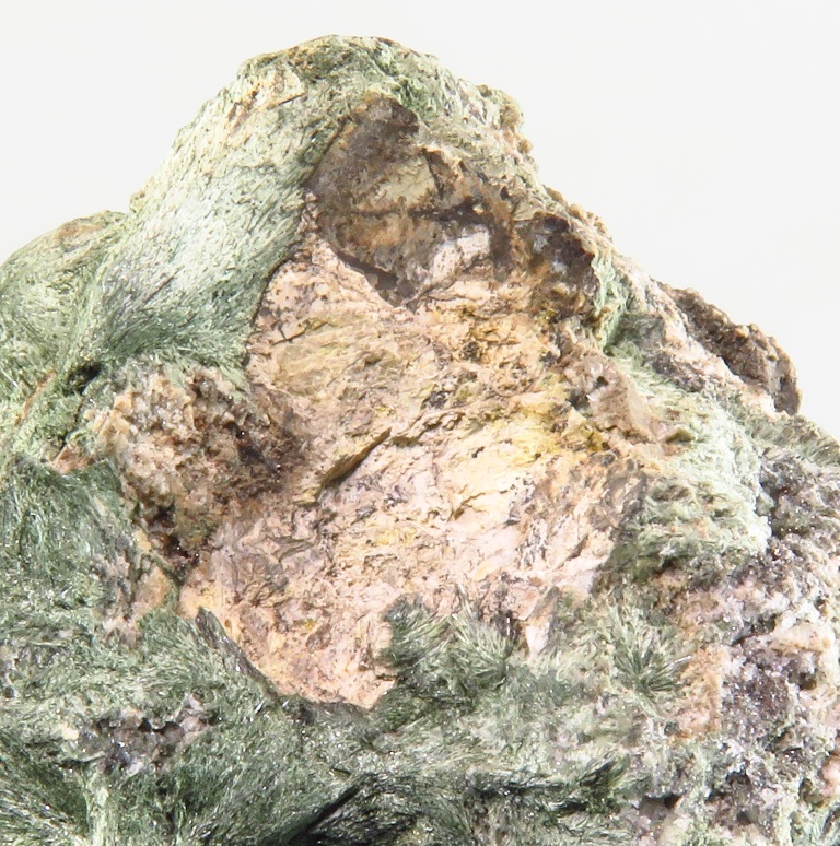 Manganbelyankinite