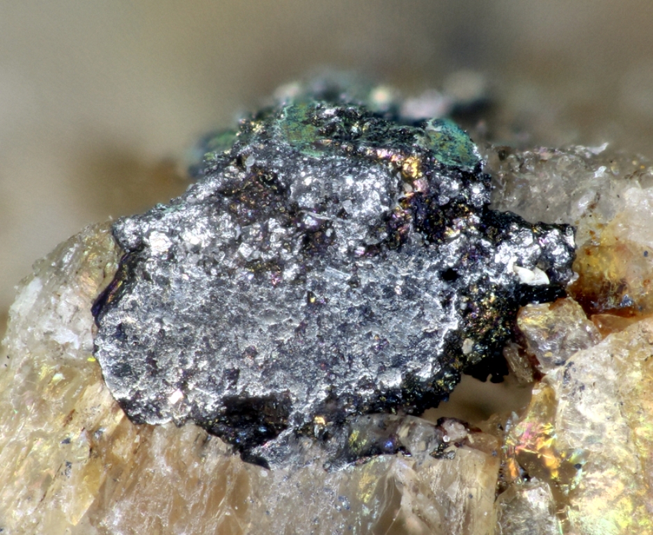 Tsumoite