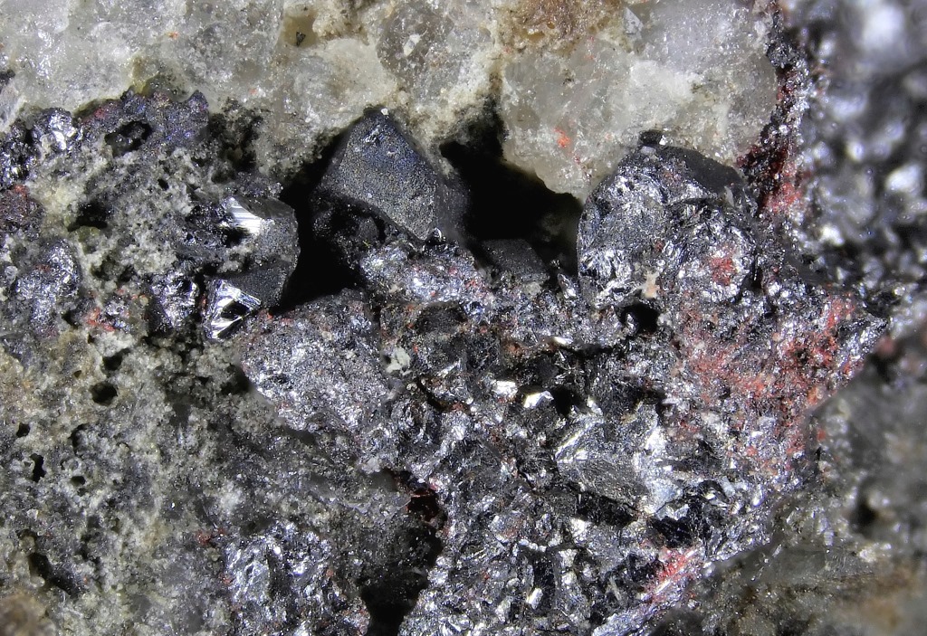 Tvalchrelidzeite