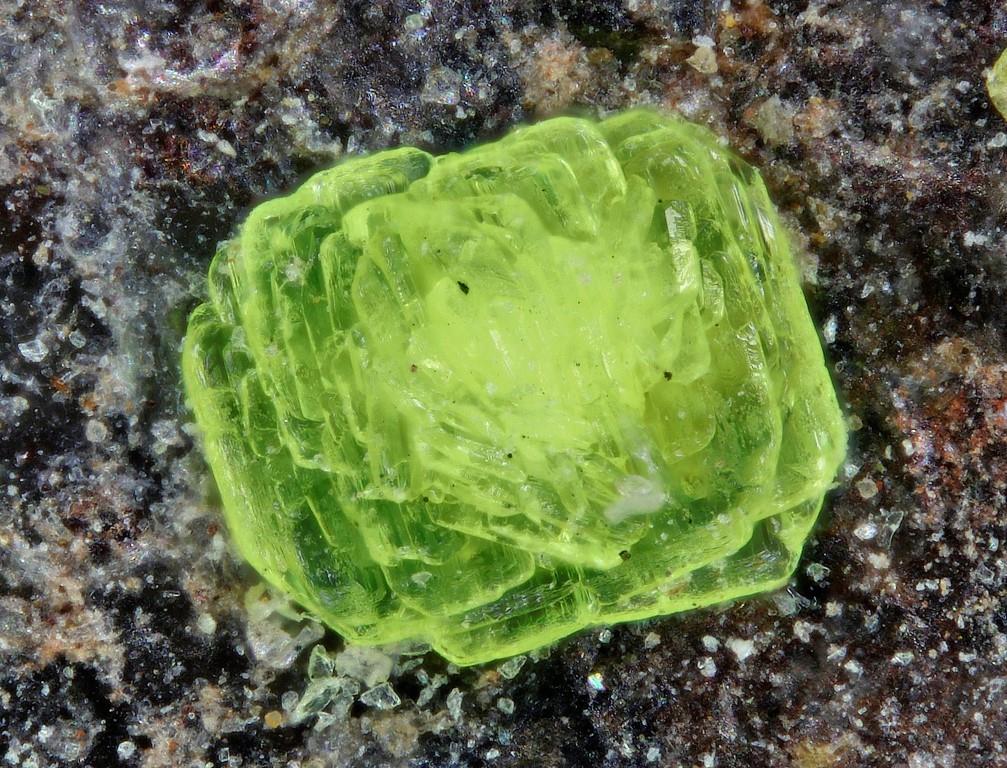 Braunerite Línekite & Schröckingerite