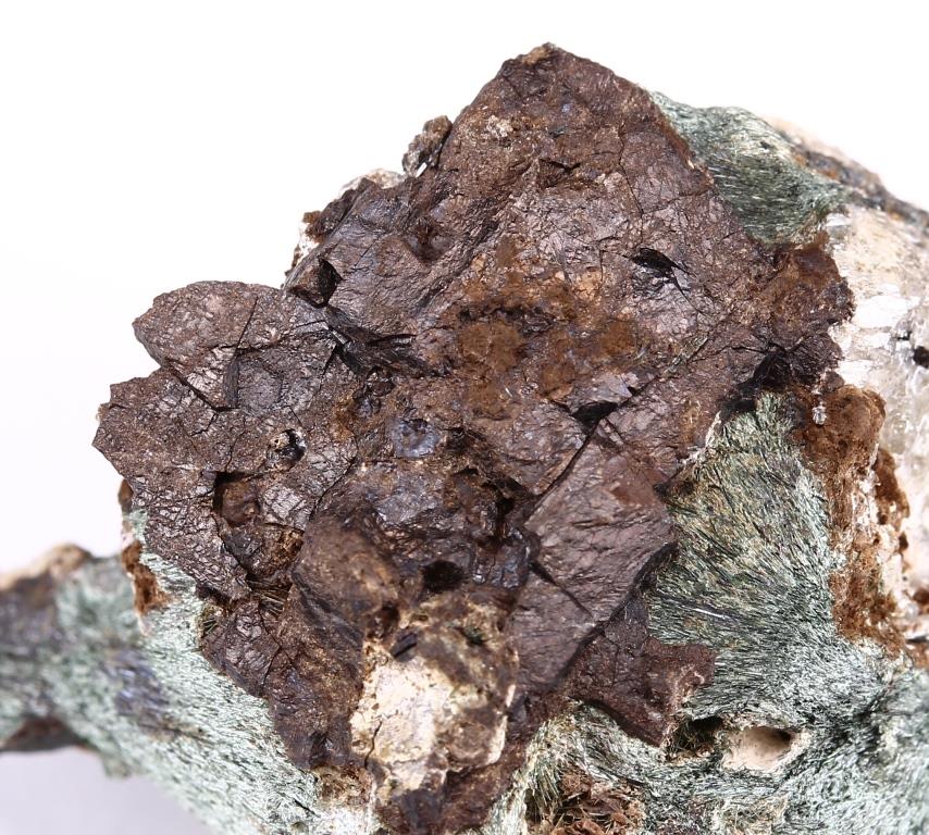 Manganbelyankinite