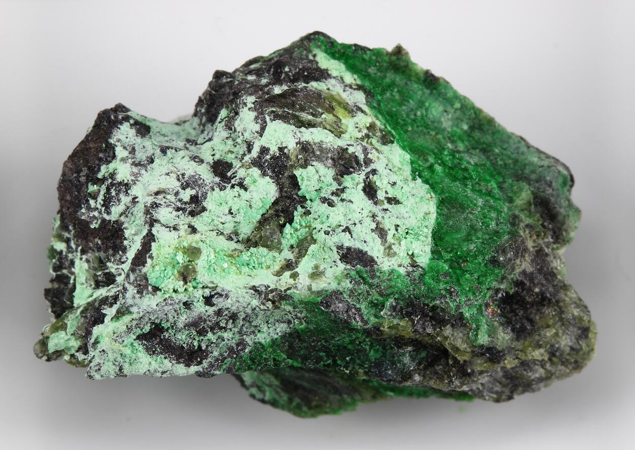 Hellyerite