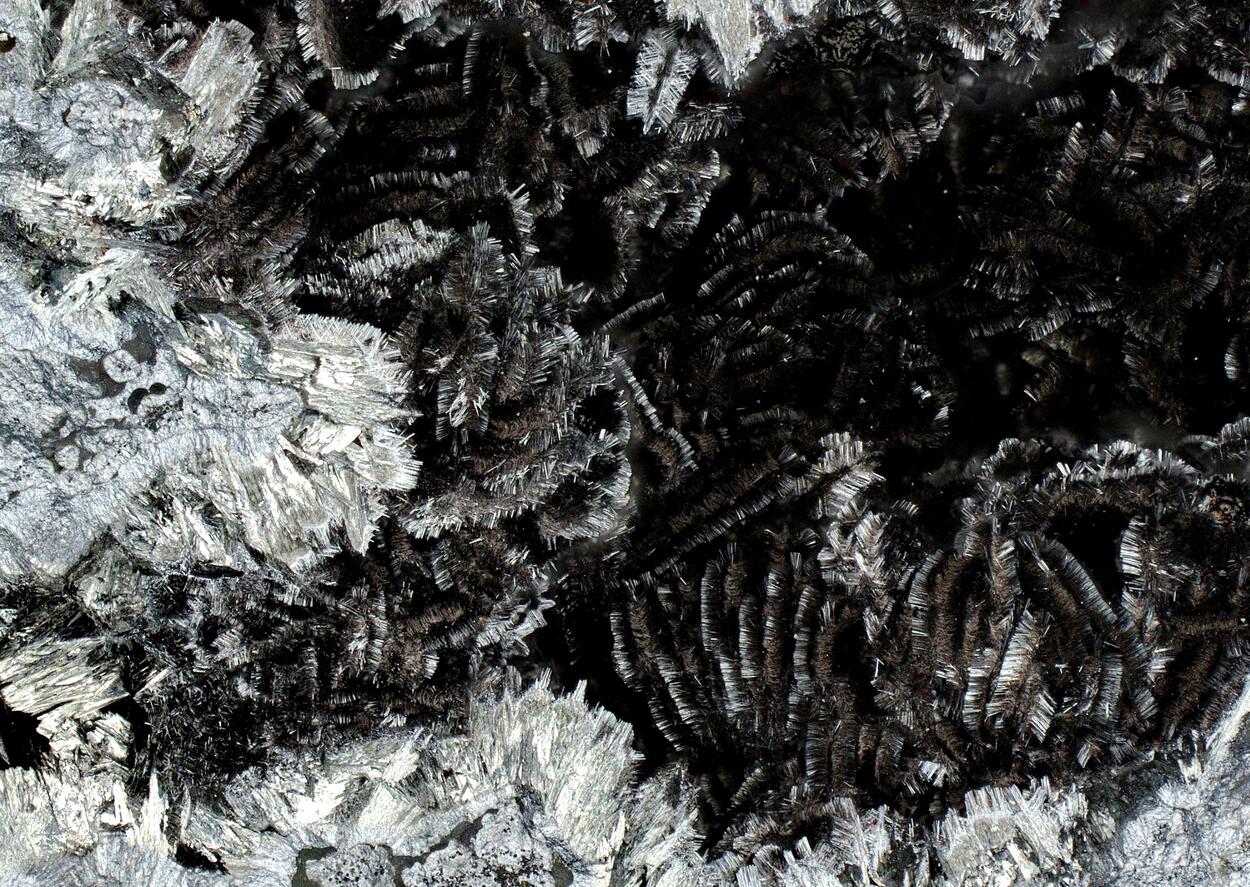 Romanèchite On Pyrolusite