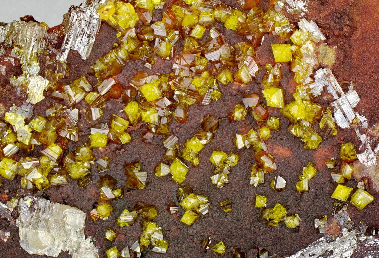 Chervetite Francevillite & Mounanaite