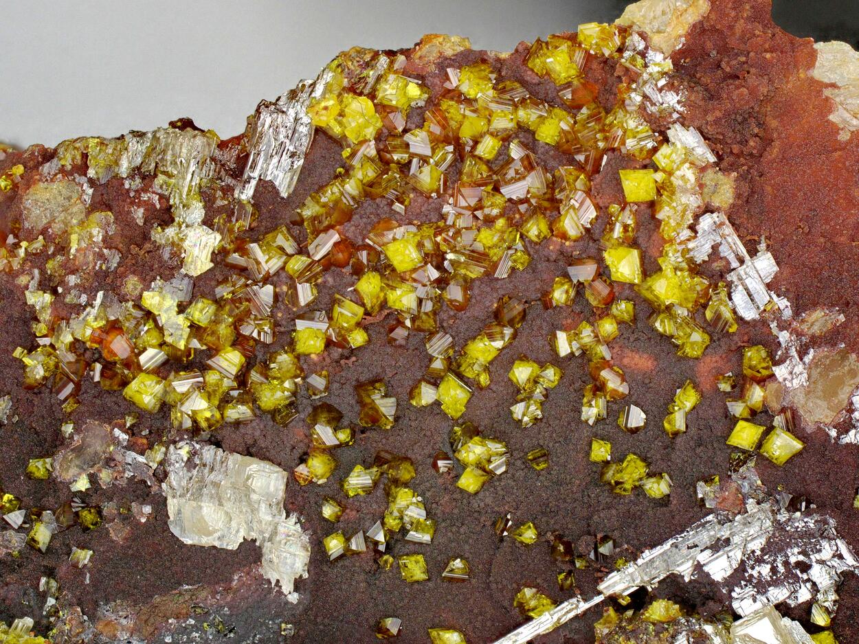 Chervetite Francevillite & Mounanaite