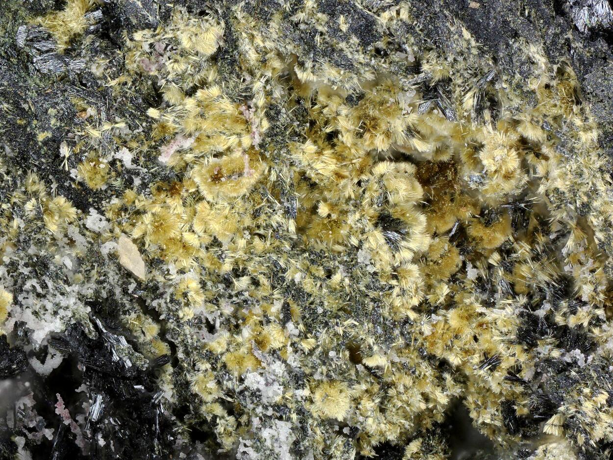 Kenngottite Manganrockbridgeite & Hureaulite