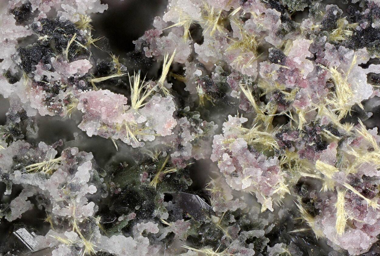 Kenngottite Manganrockbridgeite & Hureaulite
