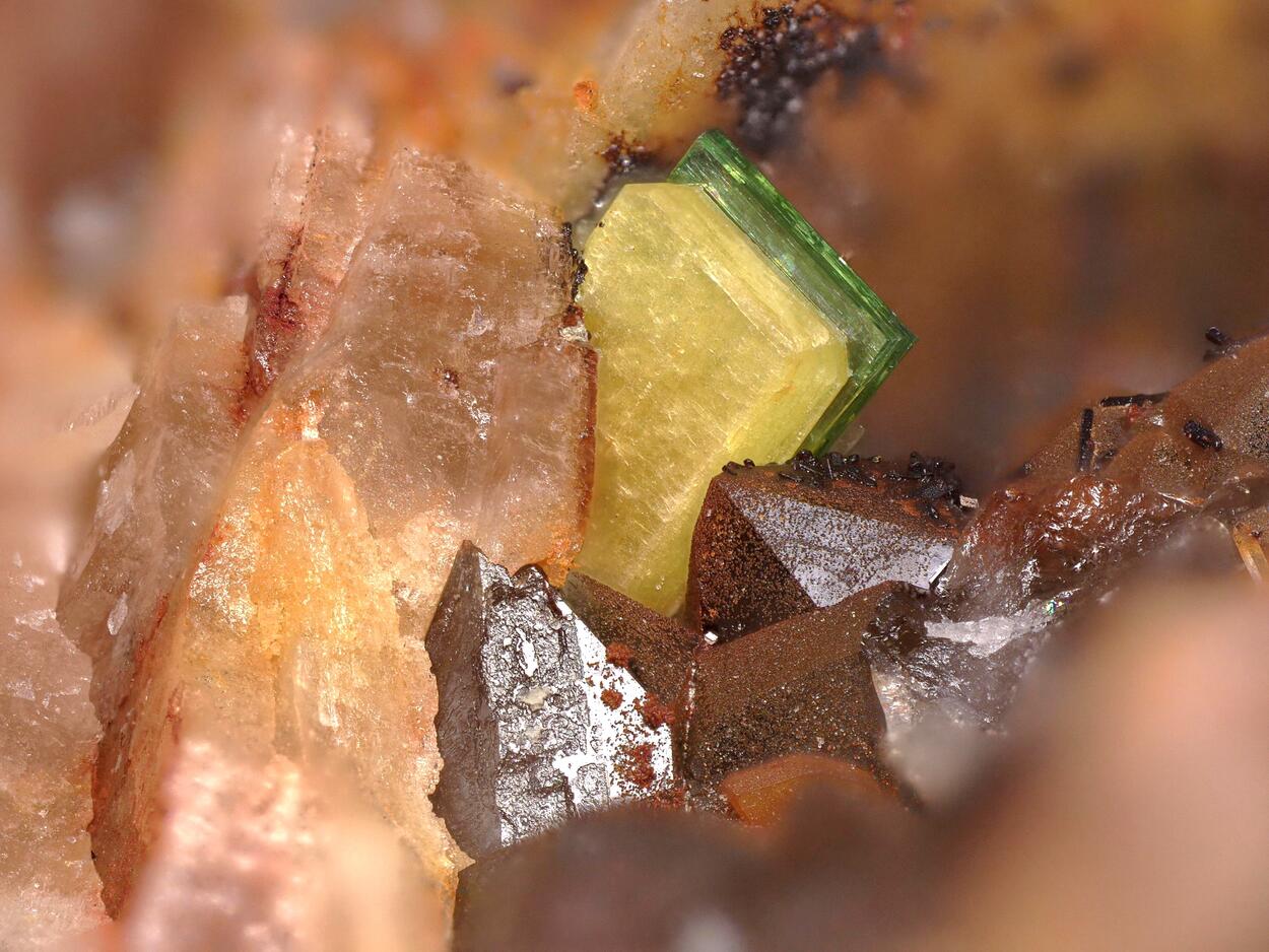 Metanováčekite & Metazeunerite