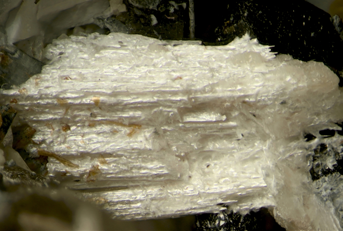 Adamsite-(Y) Psm Shomiokite-(Y) With Bastnäsite Eudidymite Epididymite & Chabazite-Na On Parisite-(Ce) With Donnayite-(Y) & Synchysite-(Ce)