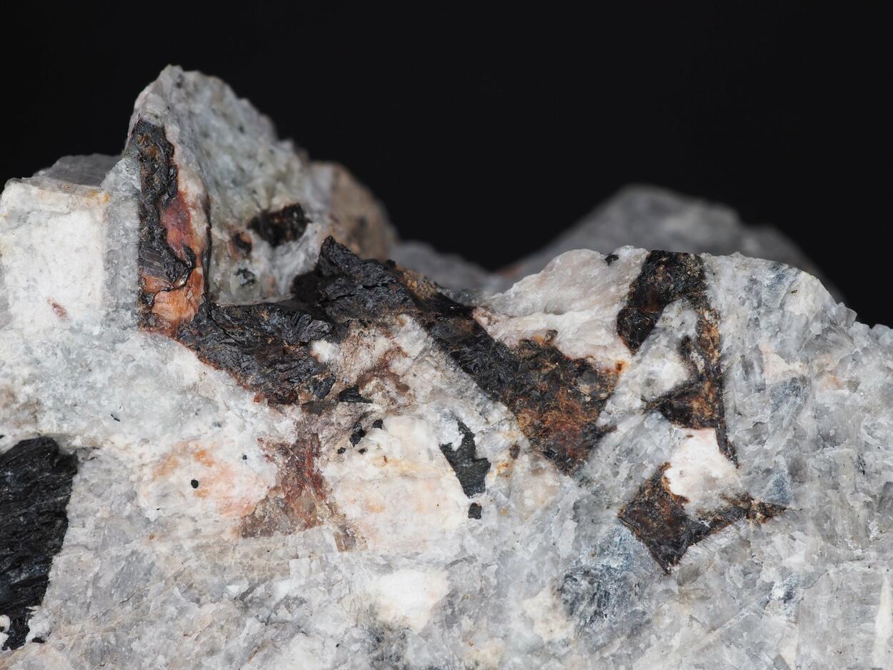 Tritomite-(Ce)