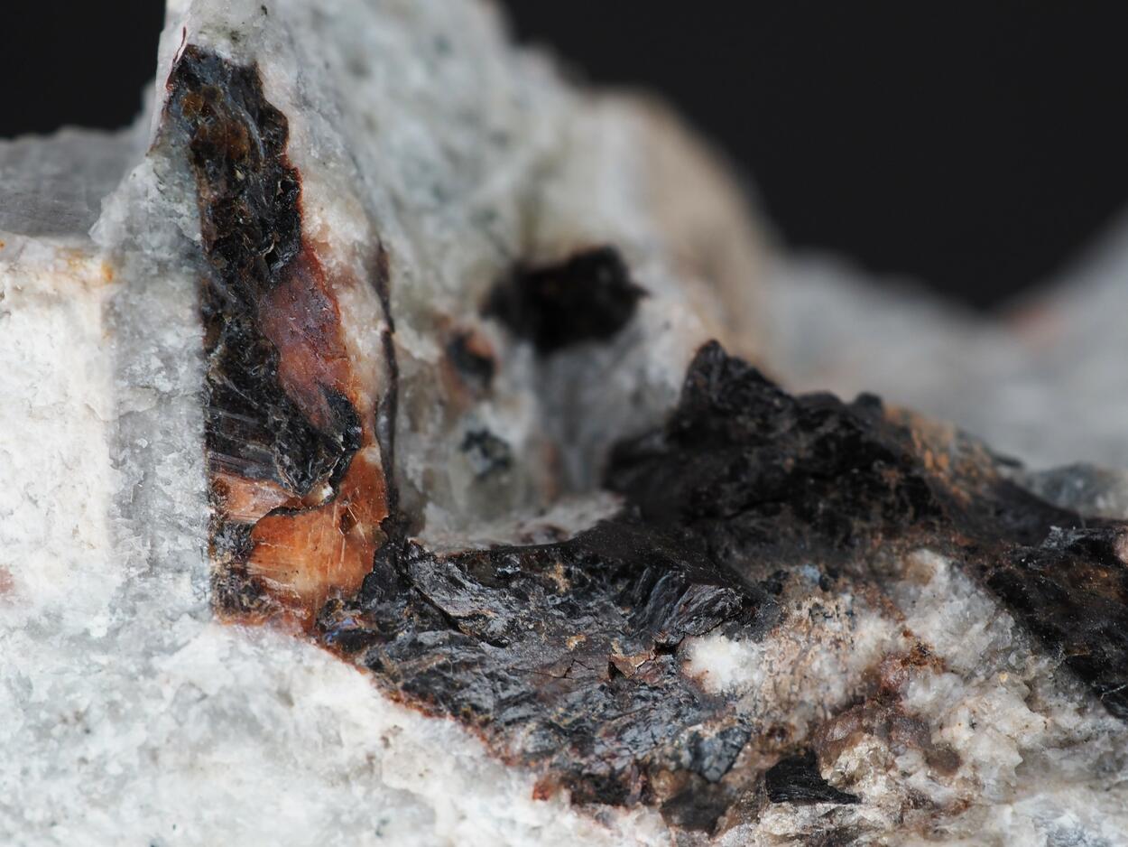 Tritomite-(Ce)