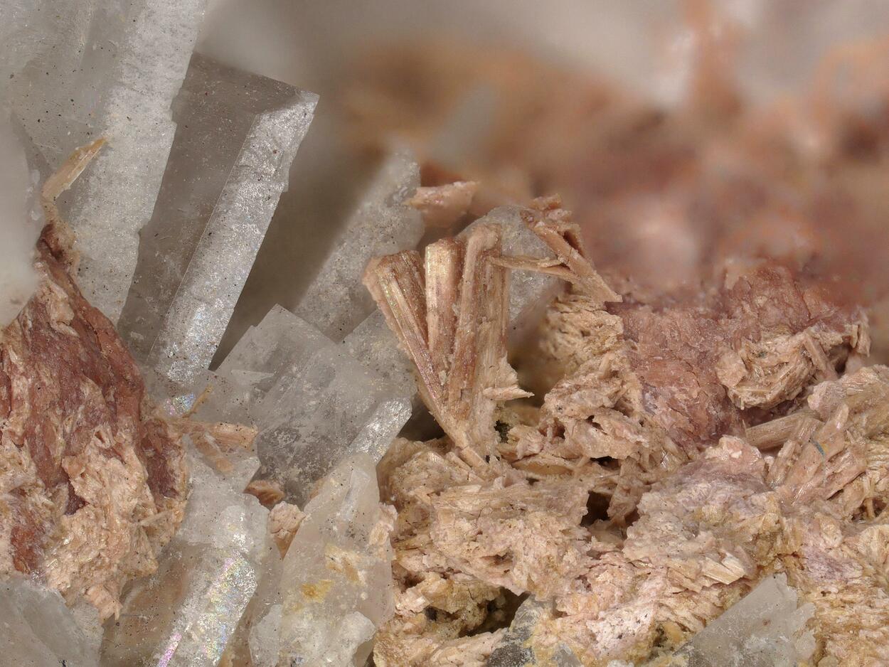 Fluorcalcioroméite Psm Stibnite