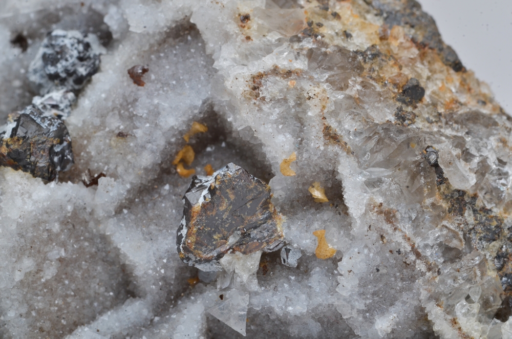 Quartz Psm Psm Fluorite With Sphalerite & Brianyoungite