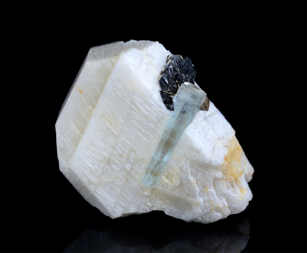 Columbite With Aquamarine