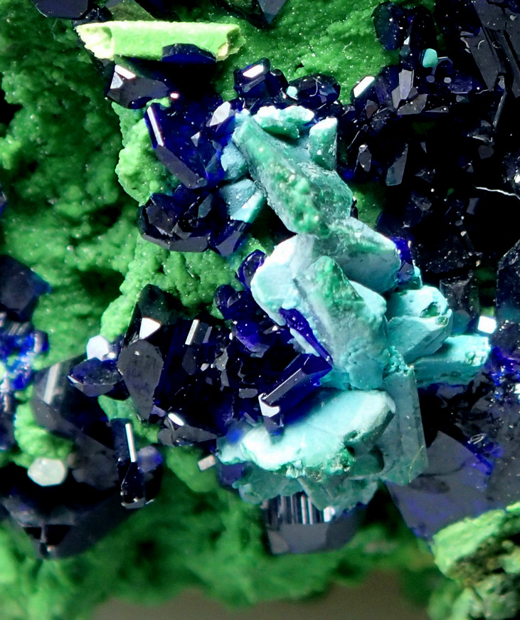 Azurite & Arsentsumebite Psm Mimetite