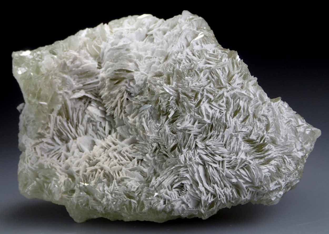 Hemimorphite On Hydrozincite On Tarbuttite Cast