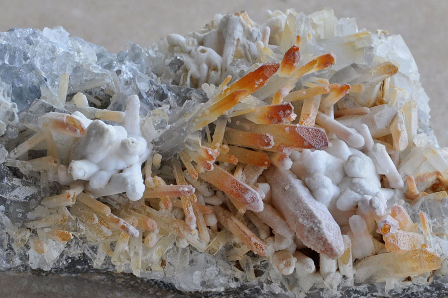 Hydrozincite & Quartz