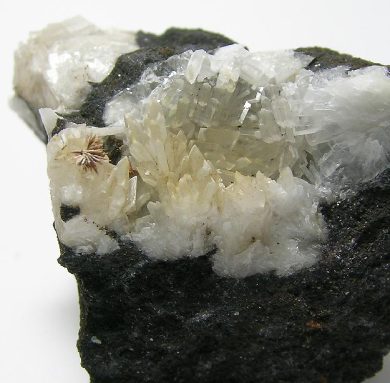 Fluorcalcioroméite