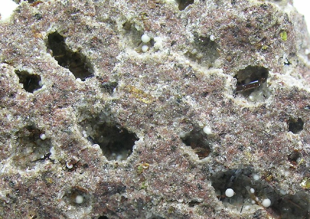 Armalcolite-Pseudobrookite Series Enstatite & Tridymite