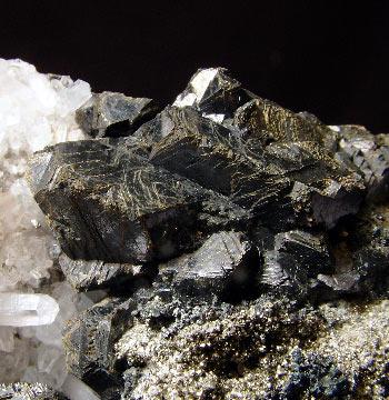 Sphalerite Quartz Pyrite & Chalcopyrite