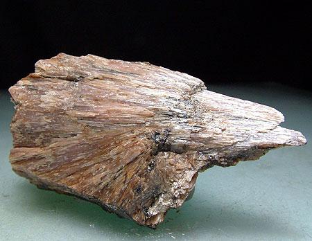 Bustamite