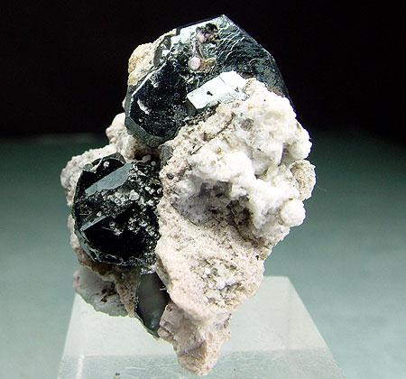 Hematite & Analcime