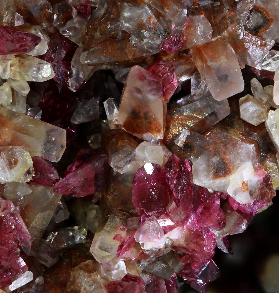 Talmessite - β-Roselite Series With Calcite
