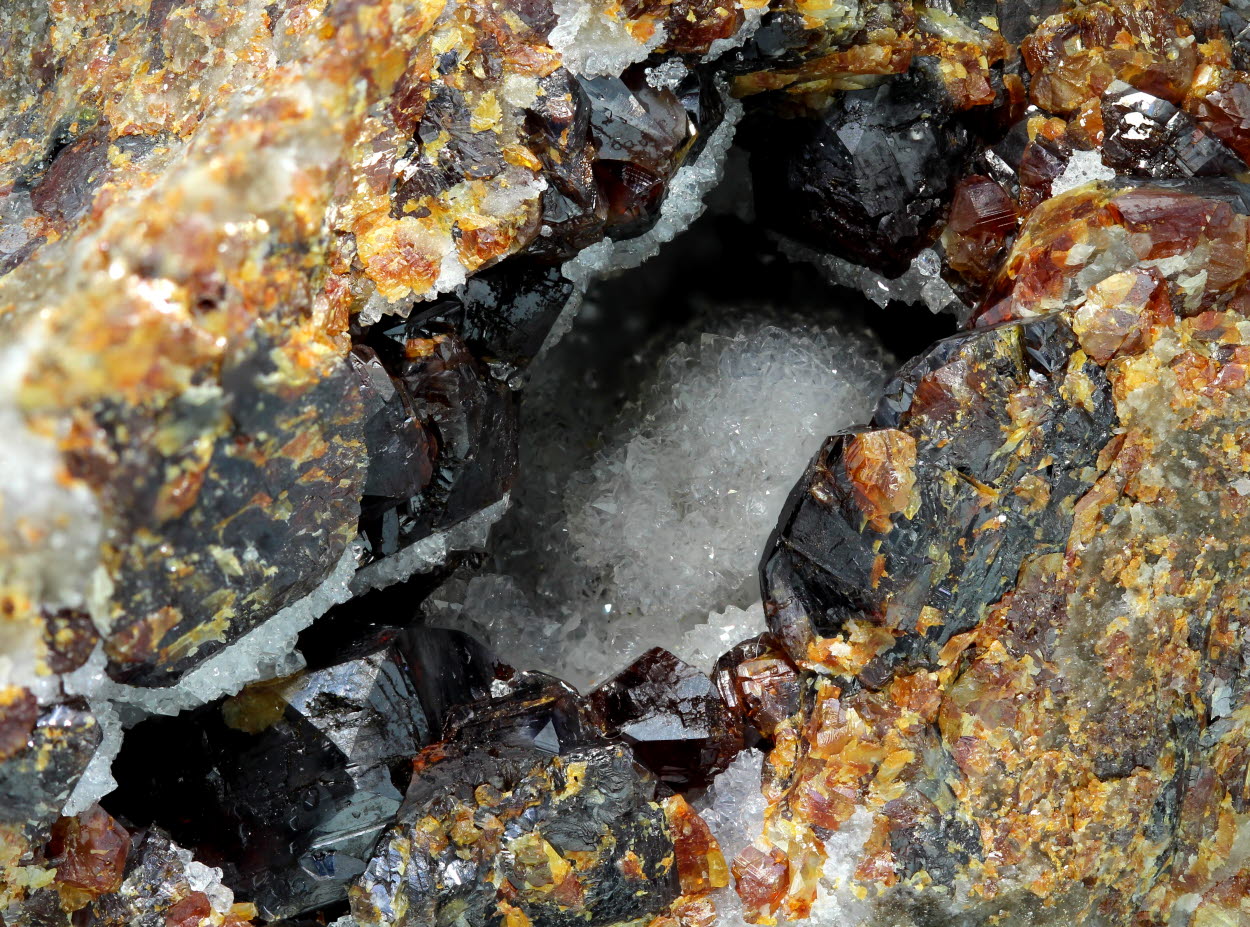 Sphalerite Hemimorphite & Quartz