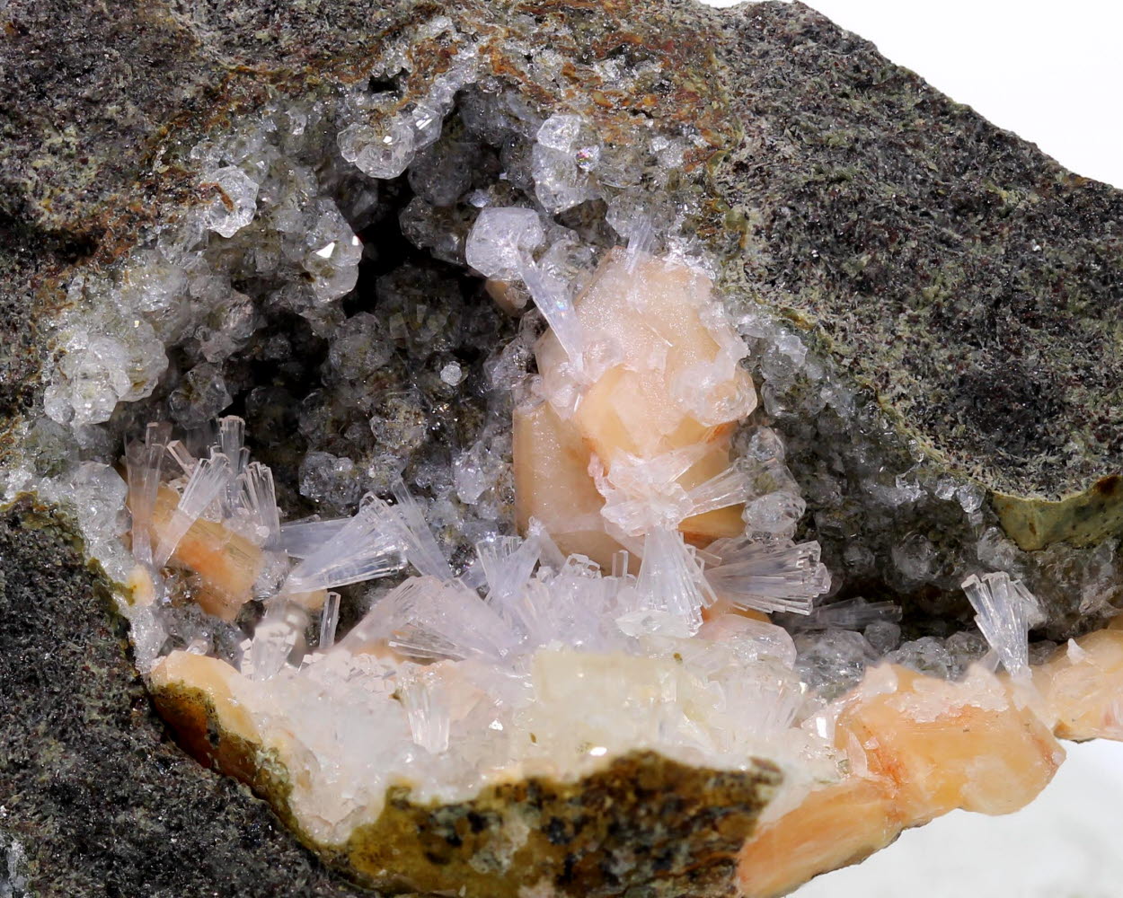 Gmelinite Natrolite & Analcime