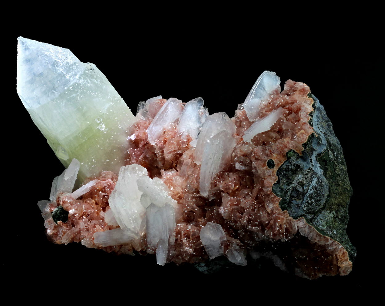 Apophyllite & Stilbite On Heulandite