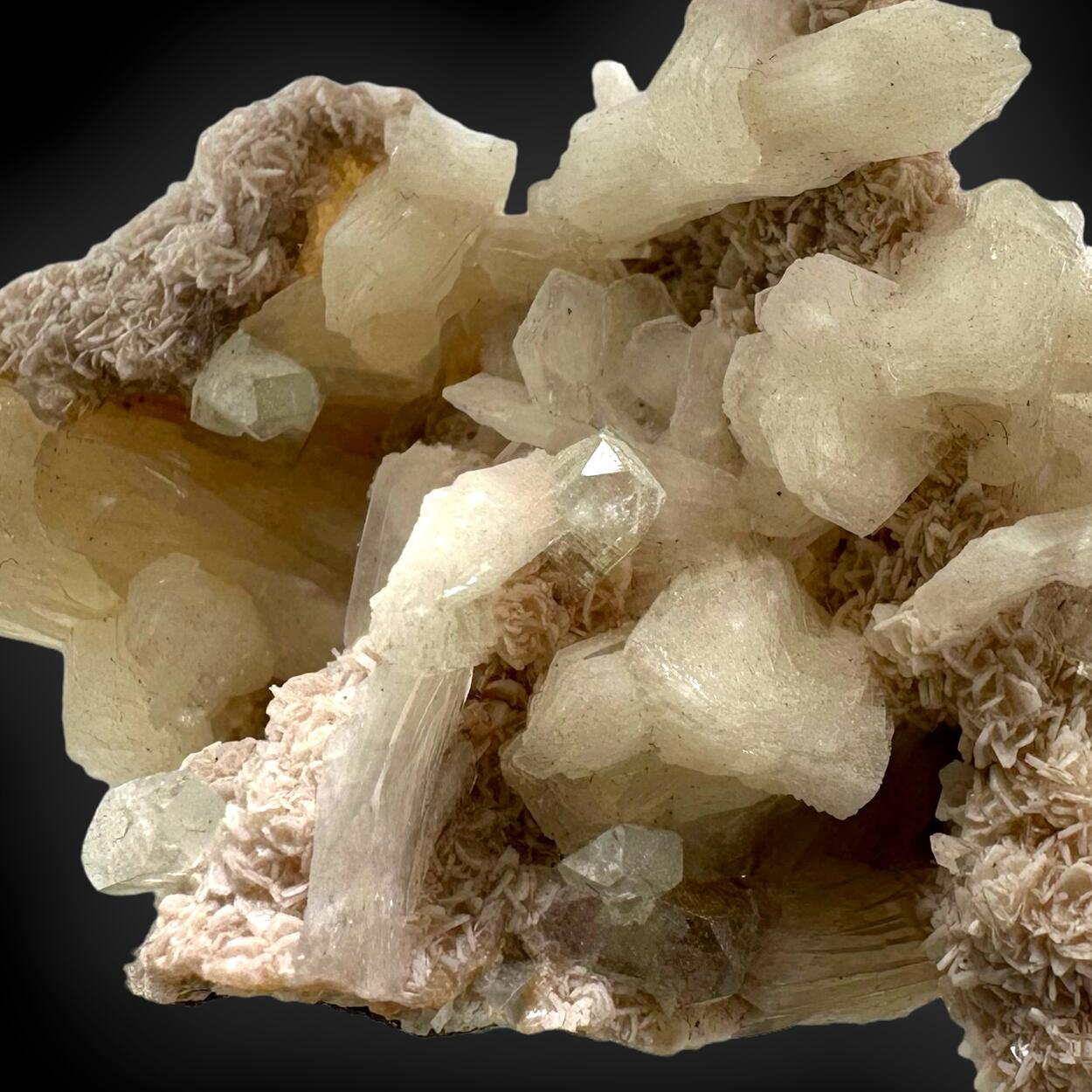 Apophyllite & Stilbite On Heulandite