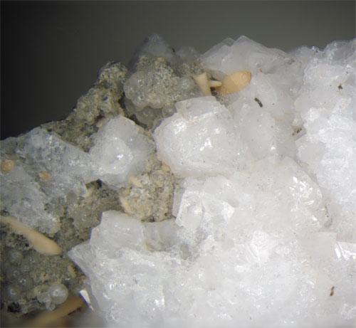 Gismondine & Calcite