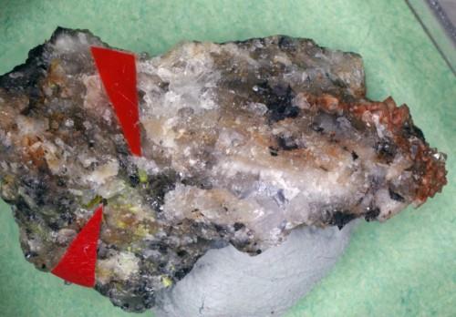 Cuprotungstite & Ferberite