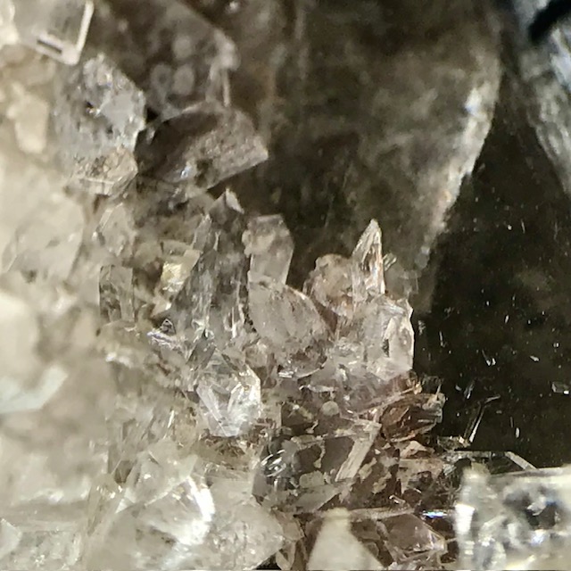 Fluorapophyllite-(K)