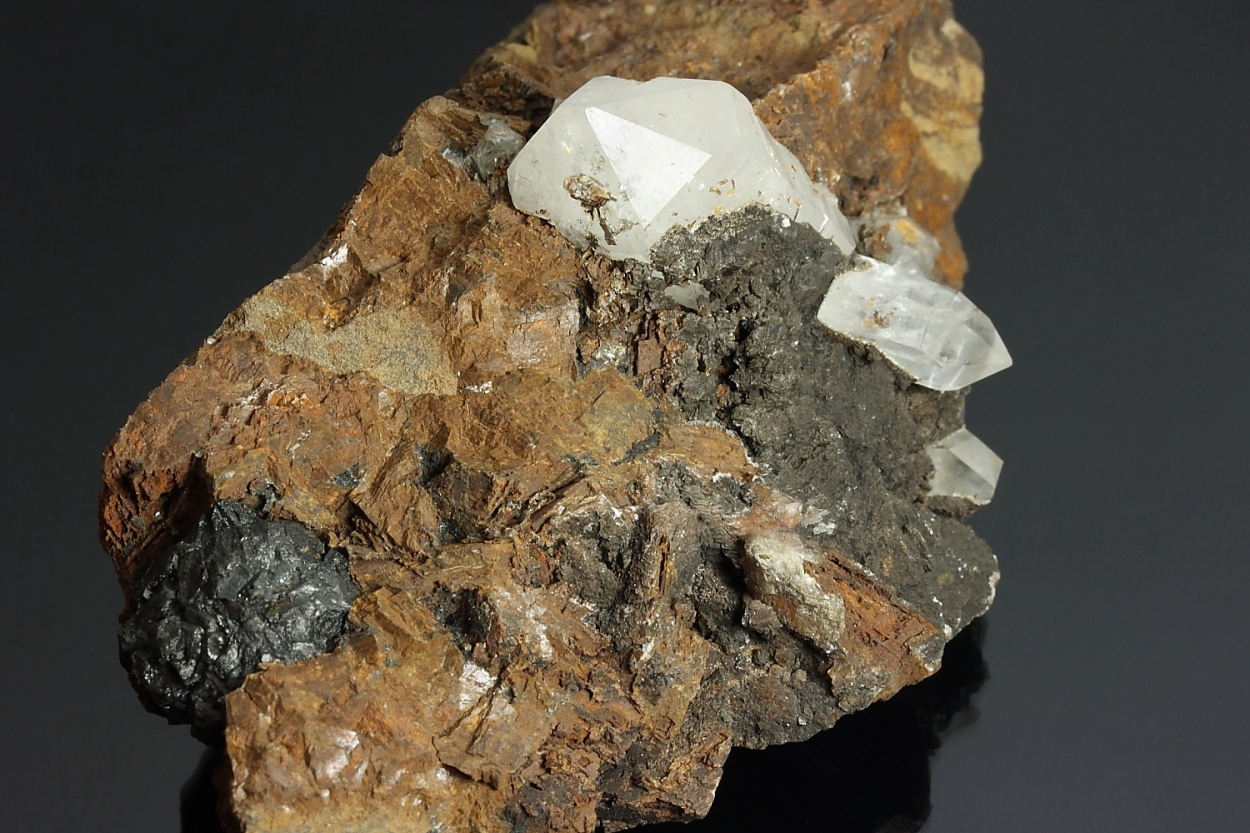 Quartz Asphaltum & Siderite