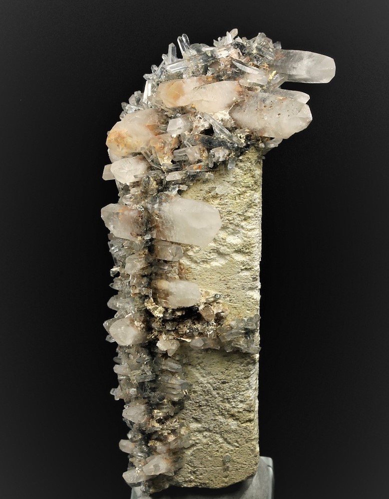Gitter Quartz On Orthoclase Var Baveno Twin