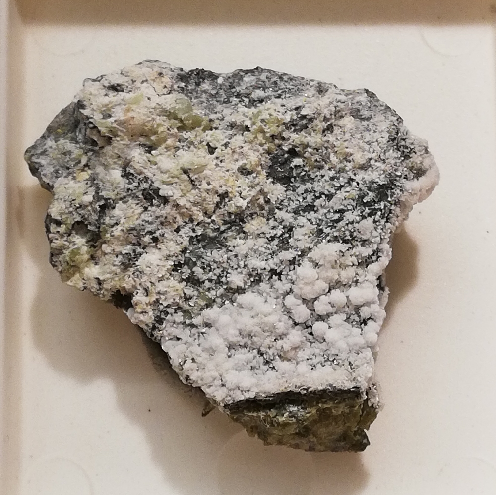 Hydromagnesite