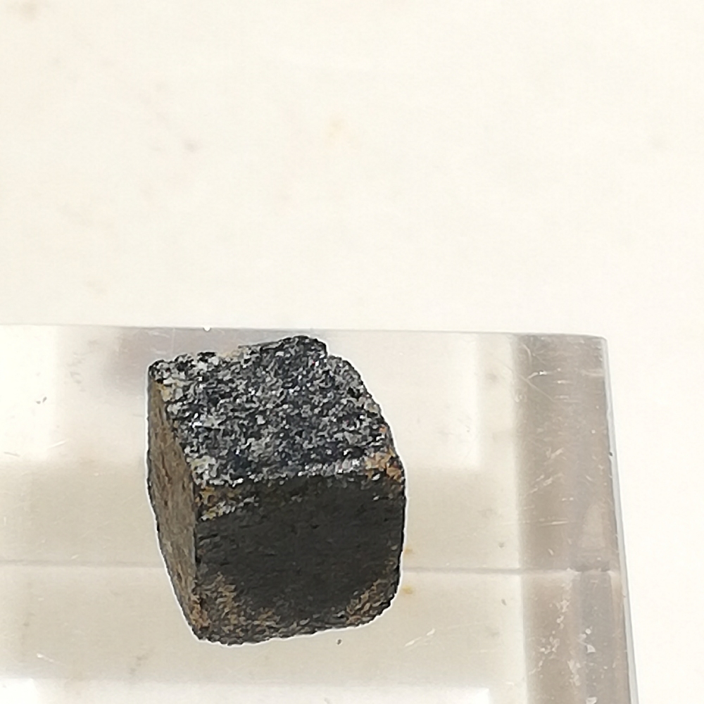 Lueshite