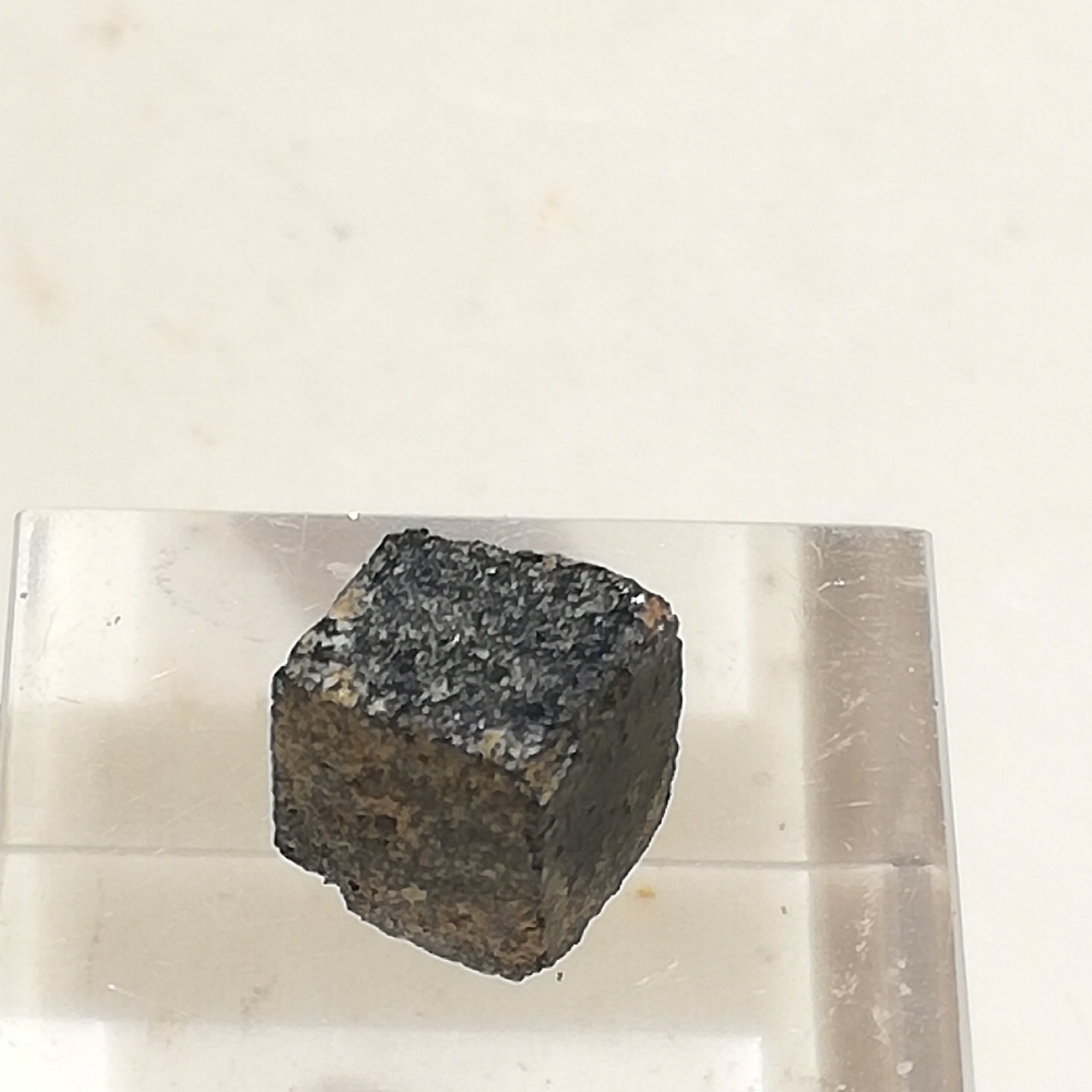 Lueshite