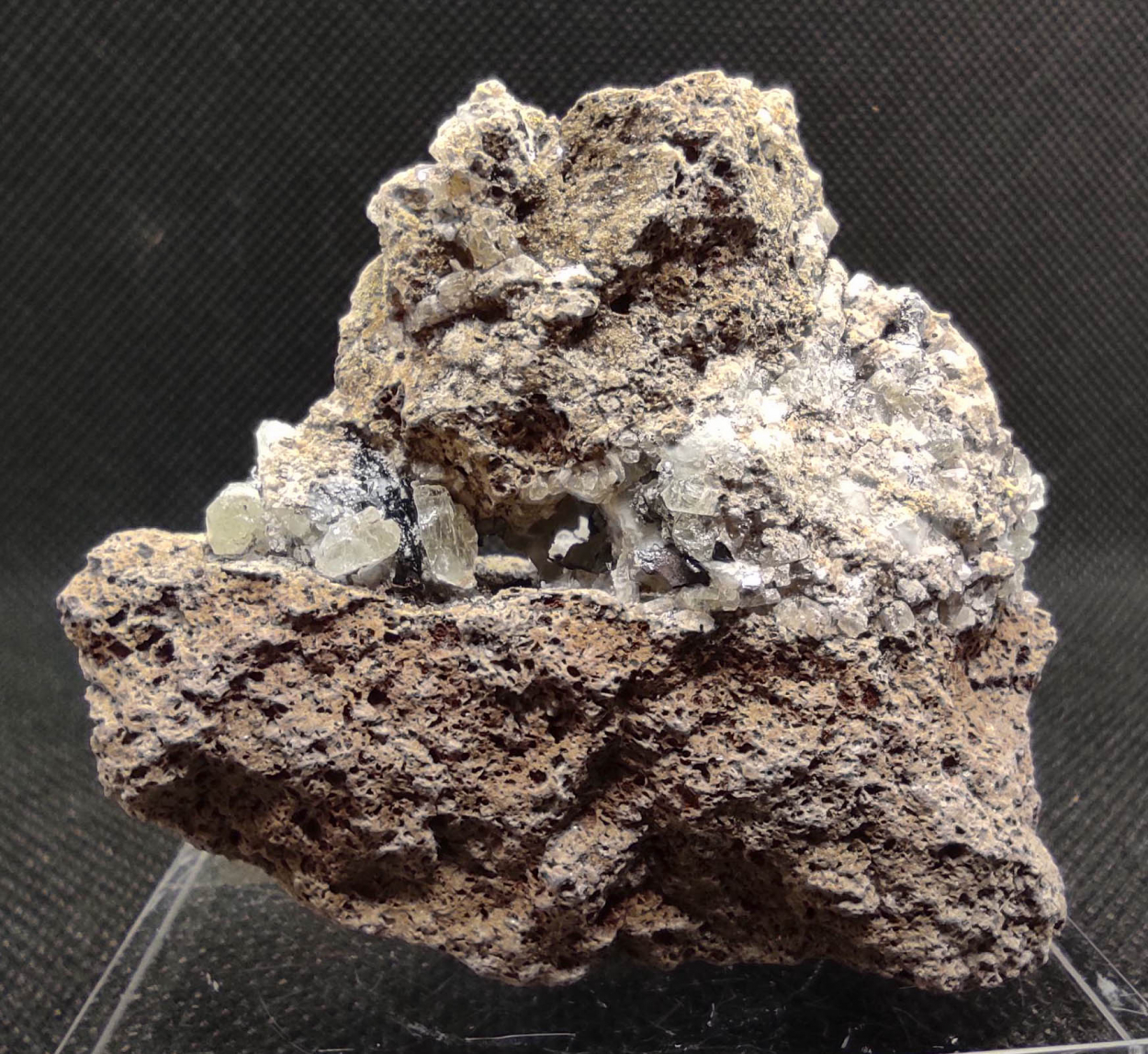 Fluorapatite Hematite & Calcite