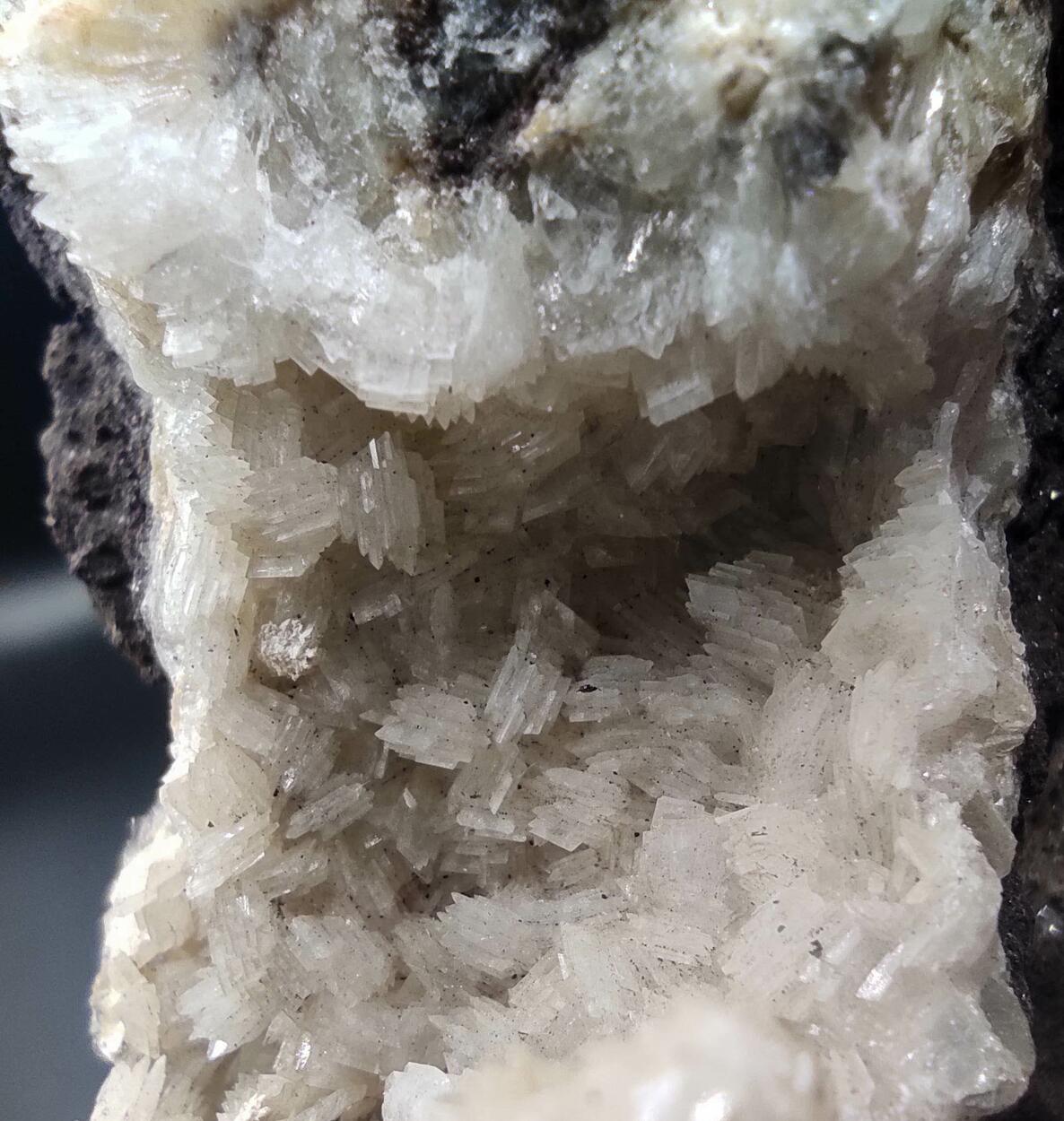 Fluorcalcioroméite & Baryte