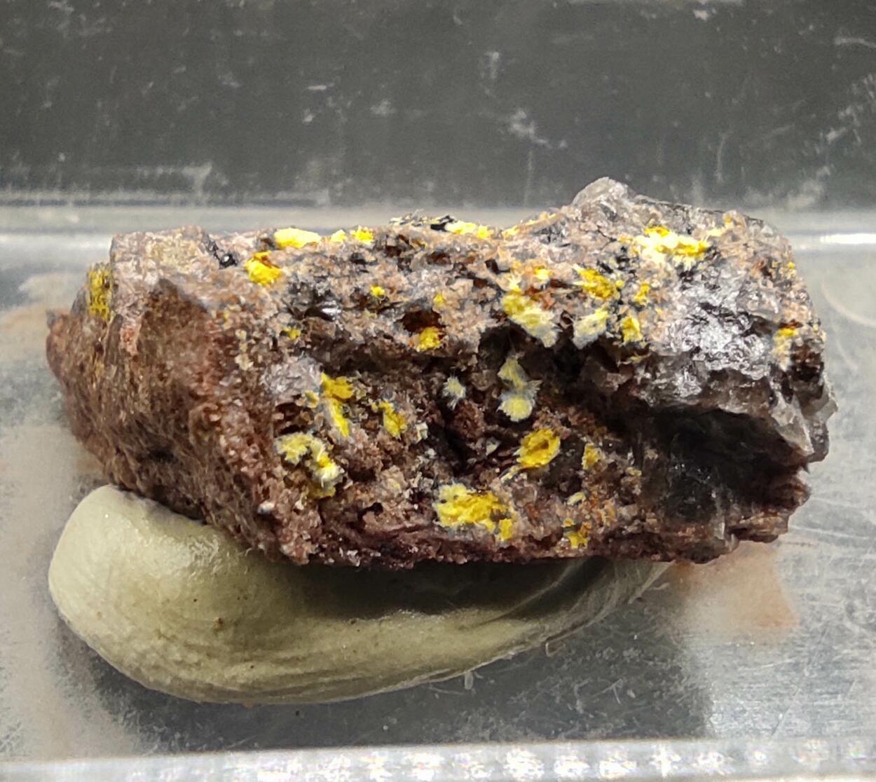 Phosphuranylite & Studtite