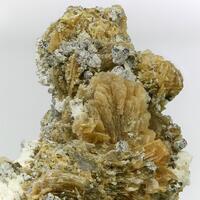 Roweite On Andradite With Cahnite